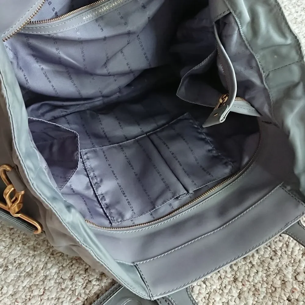 Marc by Marc Jacobs Preppy Nylon Clara large Tote gray